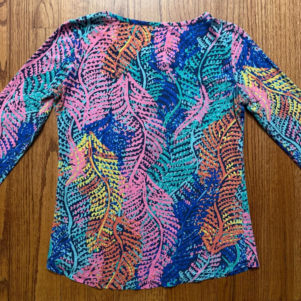 Lilly Pulitzer Porter Henley Top in the Electric Feel print size S - Picture 14 of 16